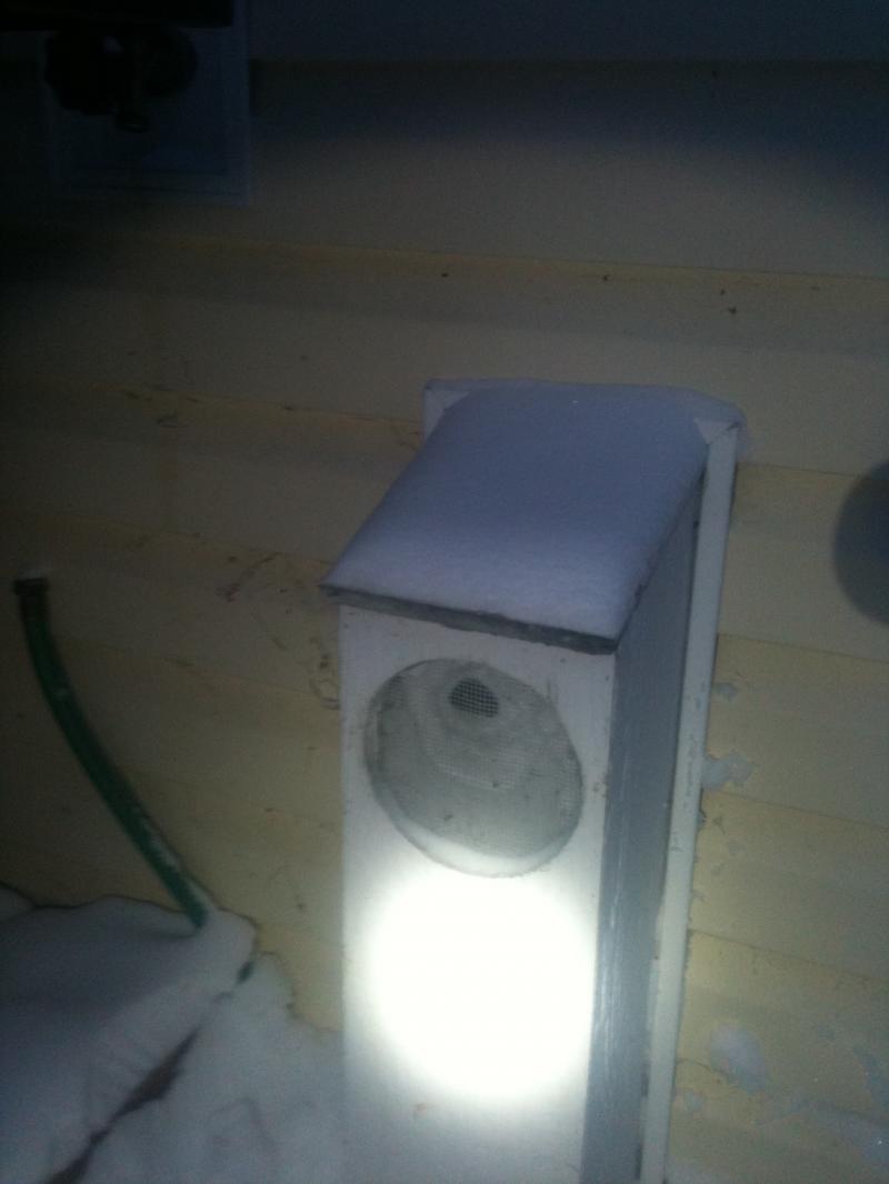 Exterior riser hood on the exhaust side that is alomst completely frozen shut